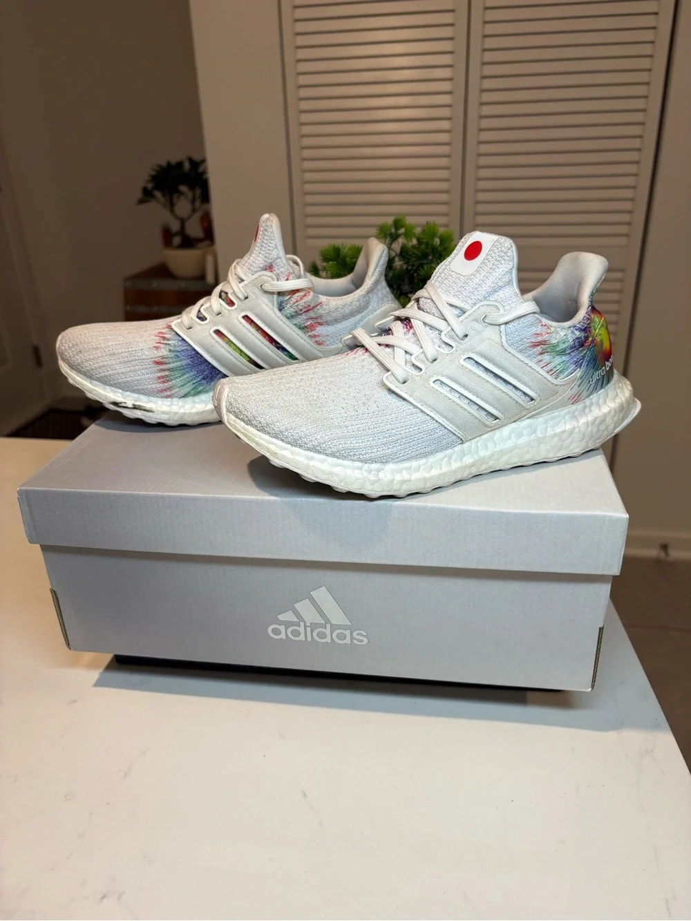 Ultra Rare Adidas Ultraboost Tokyo Limited Edition Womens size 4.5 Runners